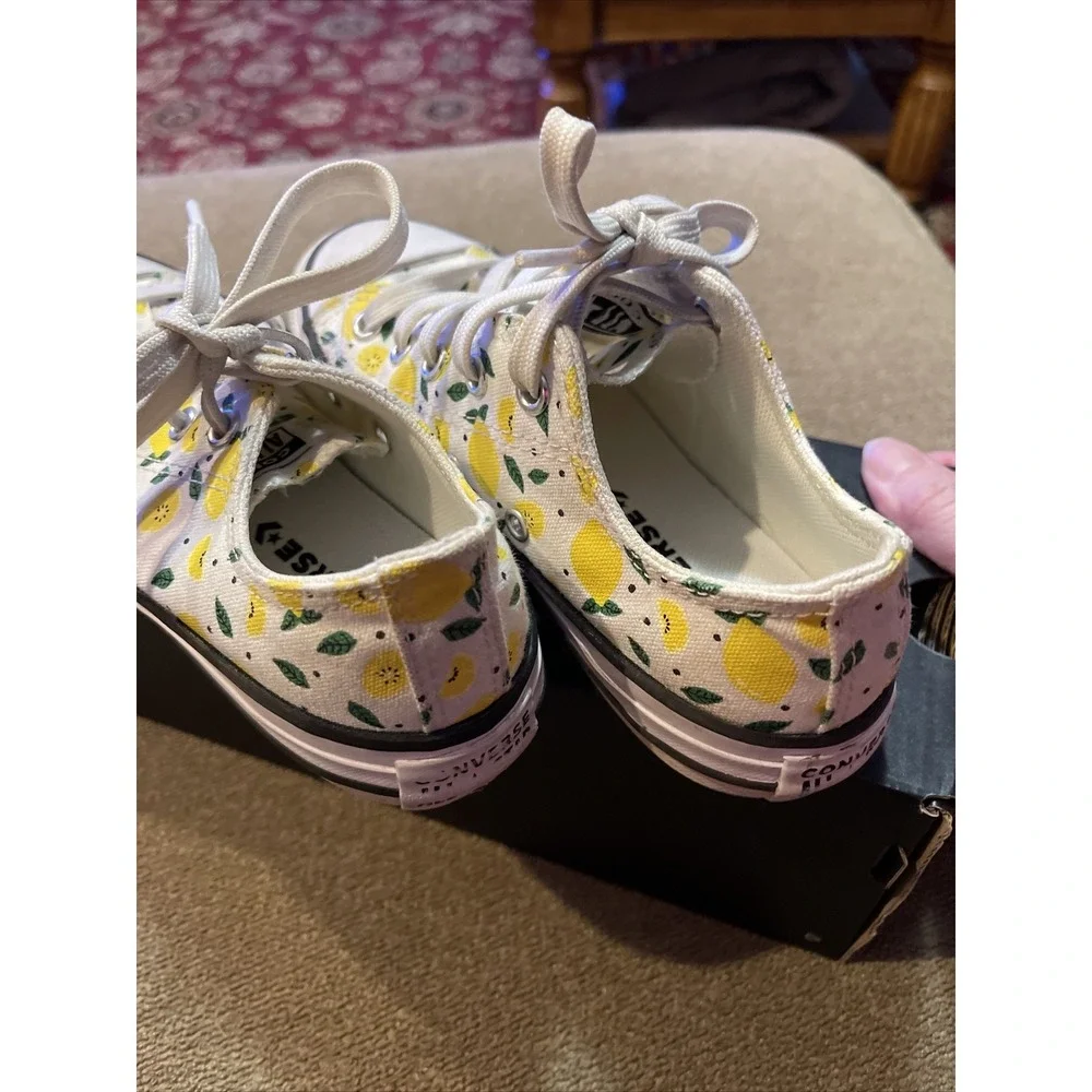 Converse Juniors Chuck Taylor All Star Ox LEMON Size 1 White Lemon Print (AH)